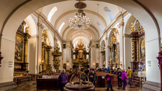 Interiér kostelu Panny Marie Vítězné, Praha, Česko