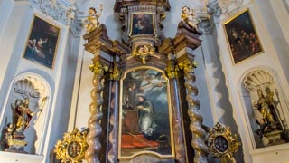Die Innenansicht der Basilika des Heiligen Georg, Prag, Tschechien
