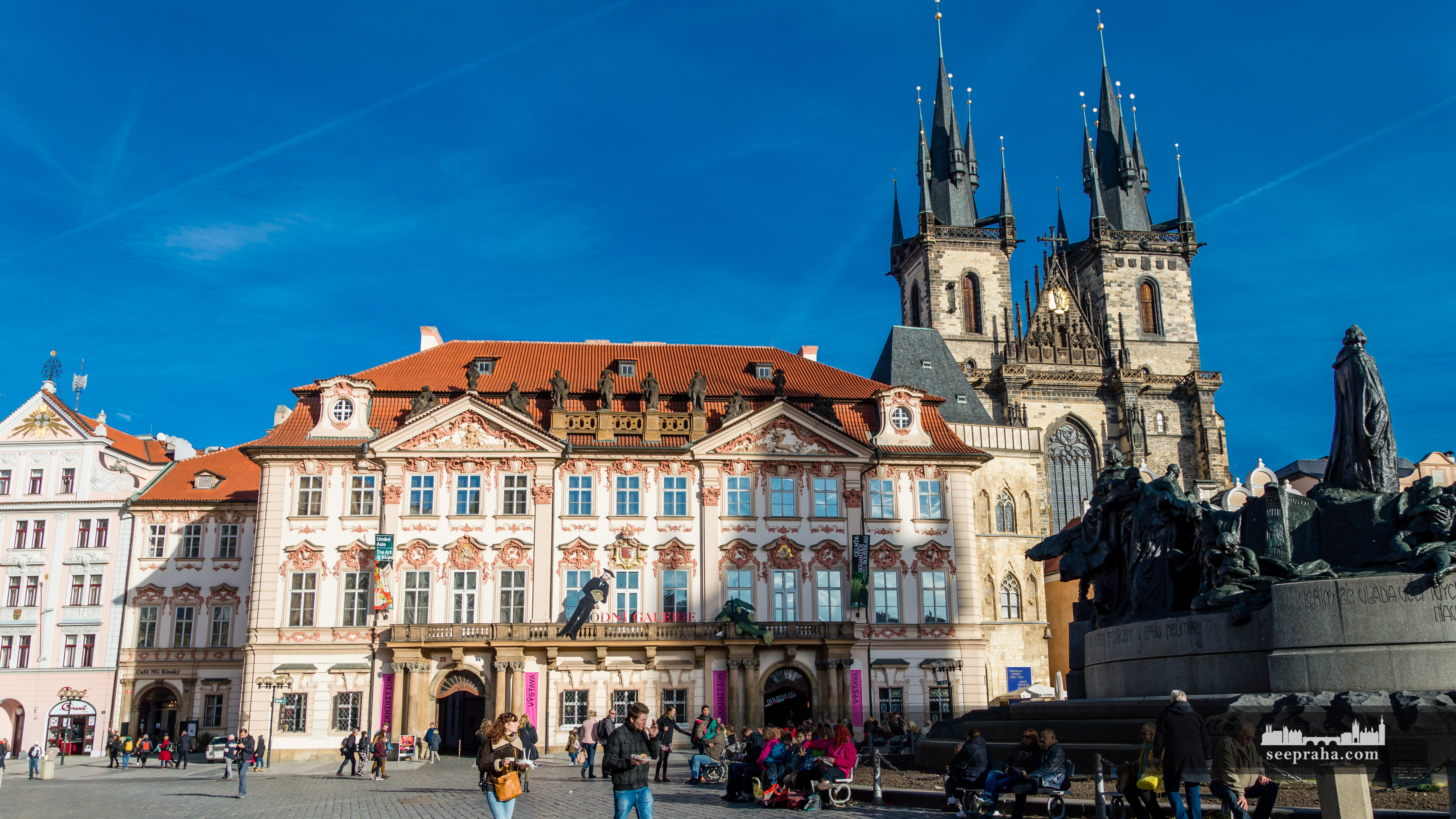 Der Kinski-Palast (die Nationalgalerie) und die Teynkirche, Prag, Tschechien
