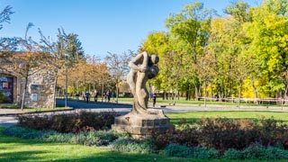 Сады на Петршине, статуя влюбленных, Прага, Чехия