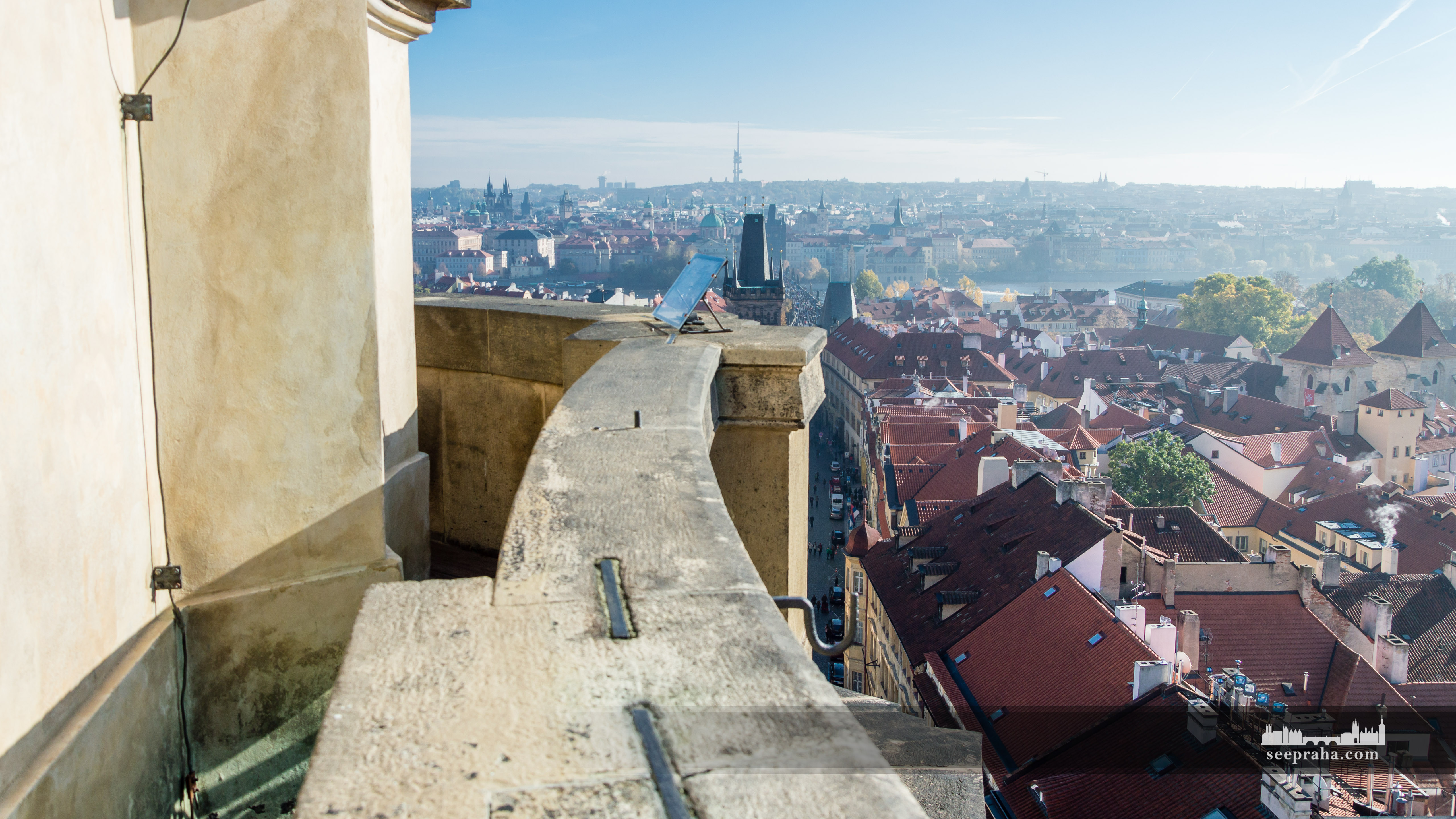 Widok z dzwonnicy kościoła św. Mikołaja, Praga, Czechy