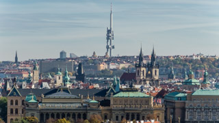 Жижковська телевізійна вежа з готелем і рестораном, Прага, Чехія